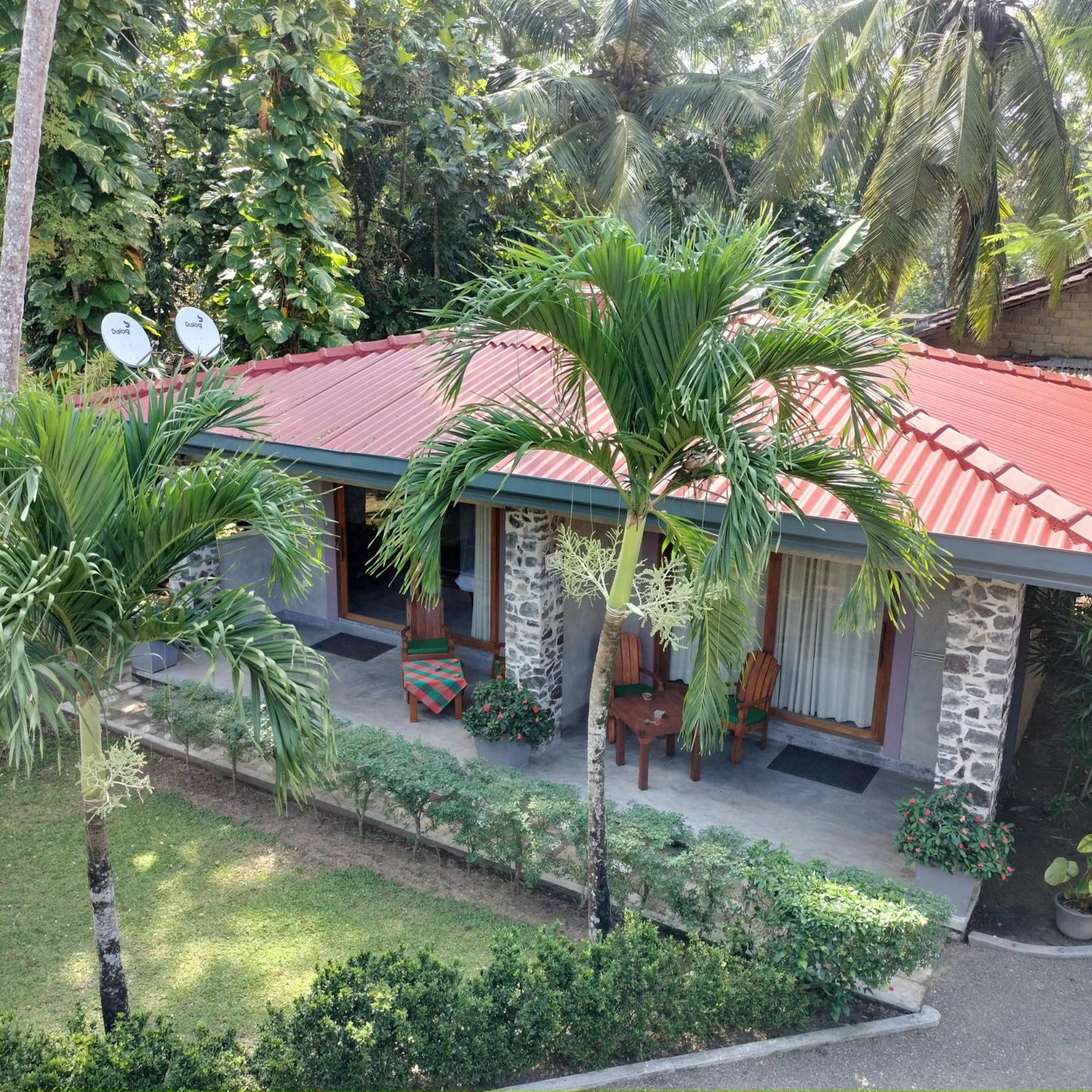 Avalon Village Resort Induruwa Eksteriør bilde