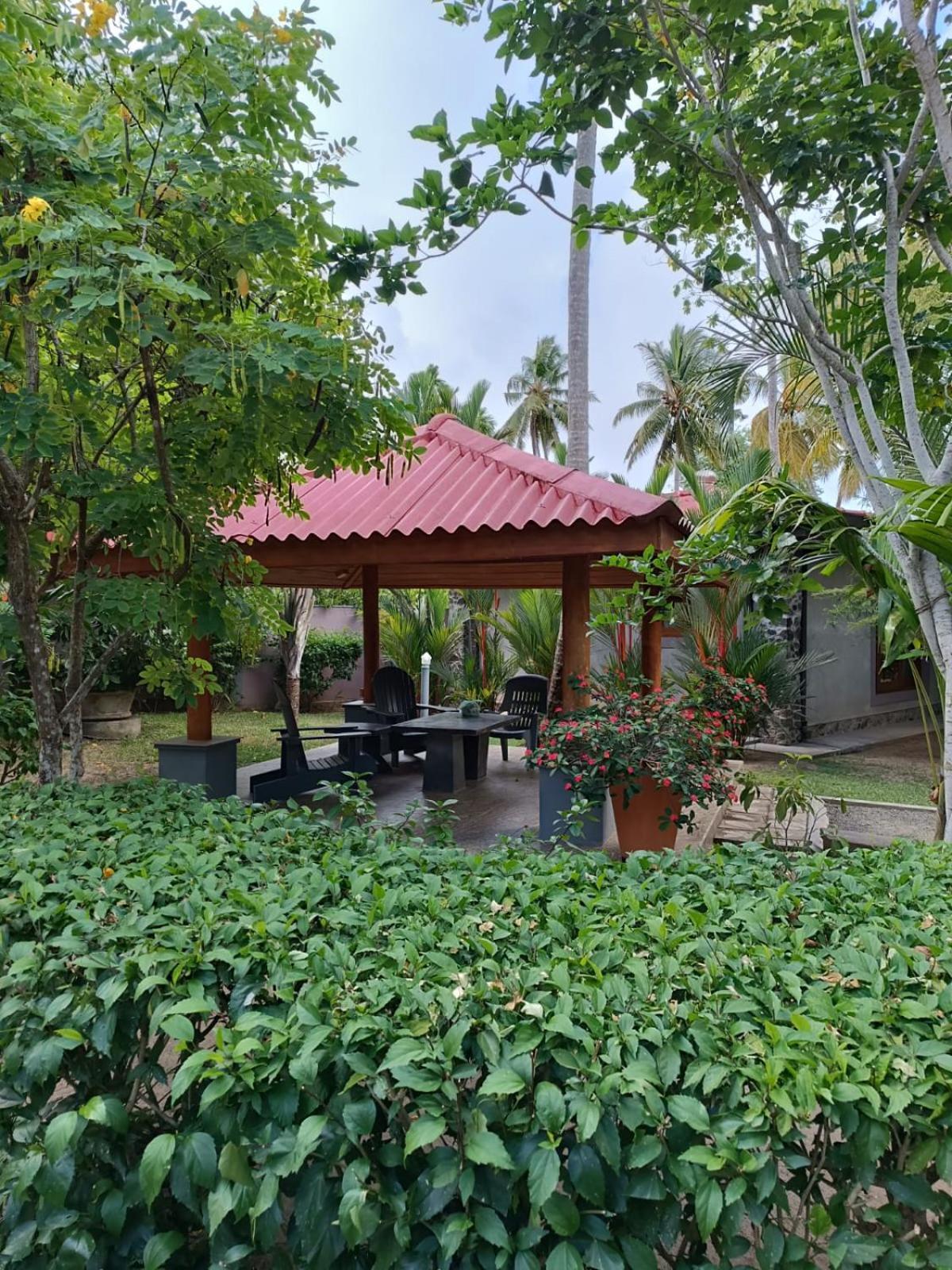 Avalon Village Resort Induruwa Eksteriør bilde